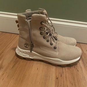Timberland’s Brooklyn Side Zip Casual Boots